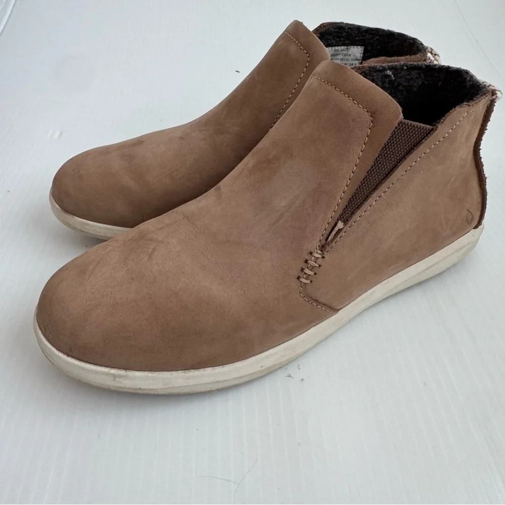 OluKai Women's Tan Hawai'iloa Manu Hope Waterproof Sneaker Boot (Women) - Picture 10 of 10